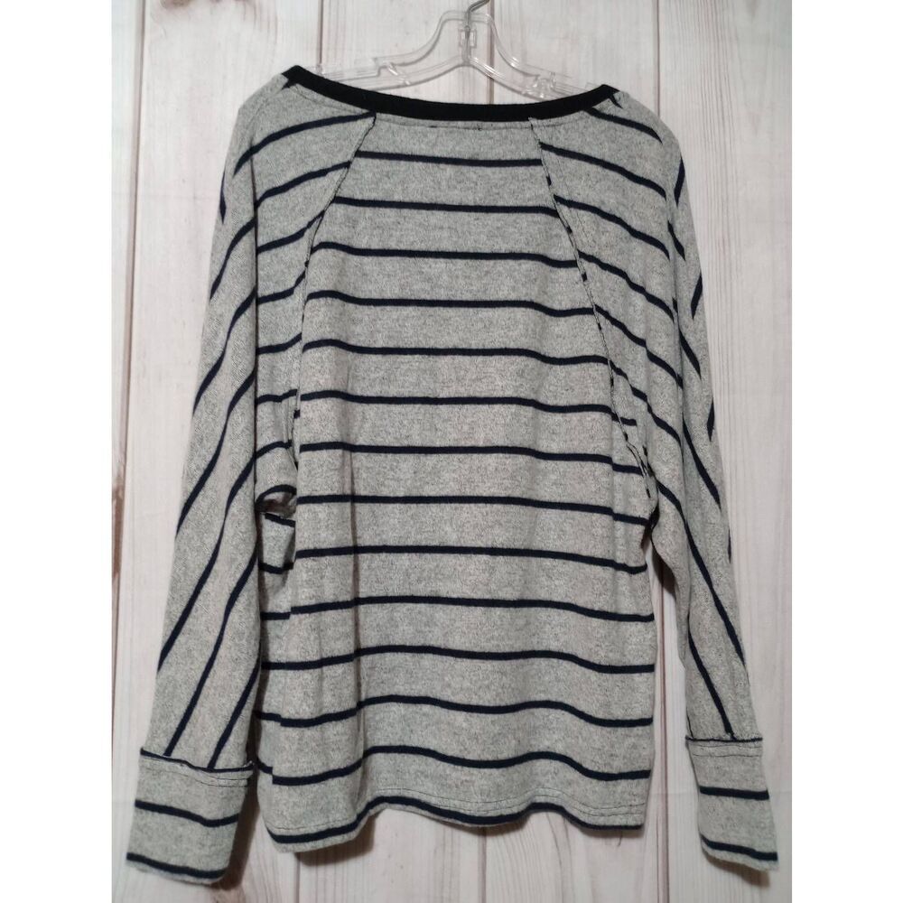 Umgee‎ Sweater Ladies Medium Gray Navy Soft Oversized Cozy Light Weight - Picture 2 of 6